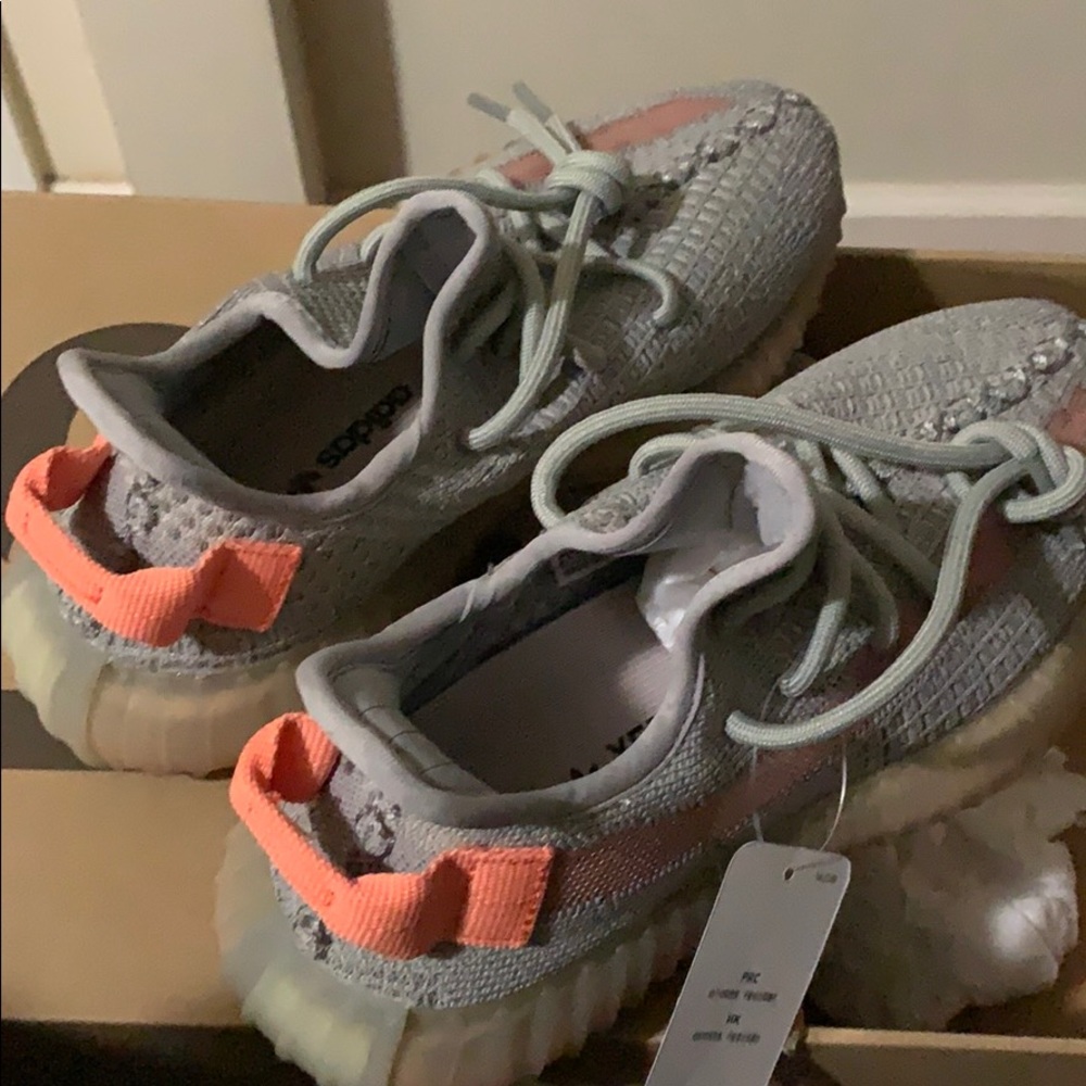 Yeezy 350 authentic